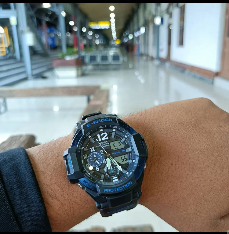ساعت کاسیو جیشاک خلبانی Gravity master مدل "GA 1100" آبی